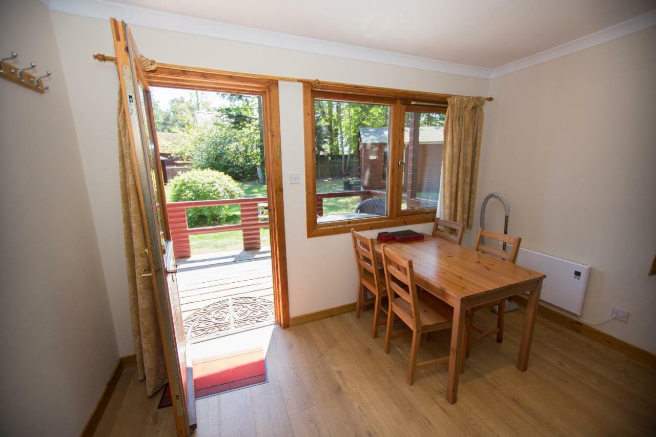 Invercauld Lodges Ballater Esterno foto