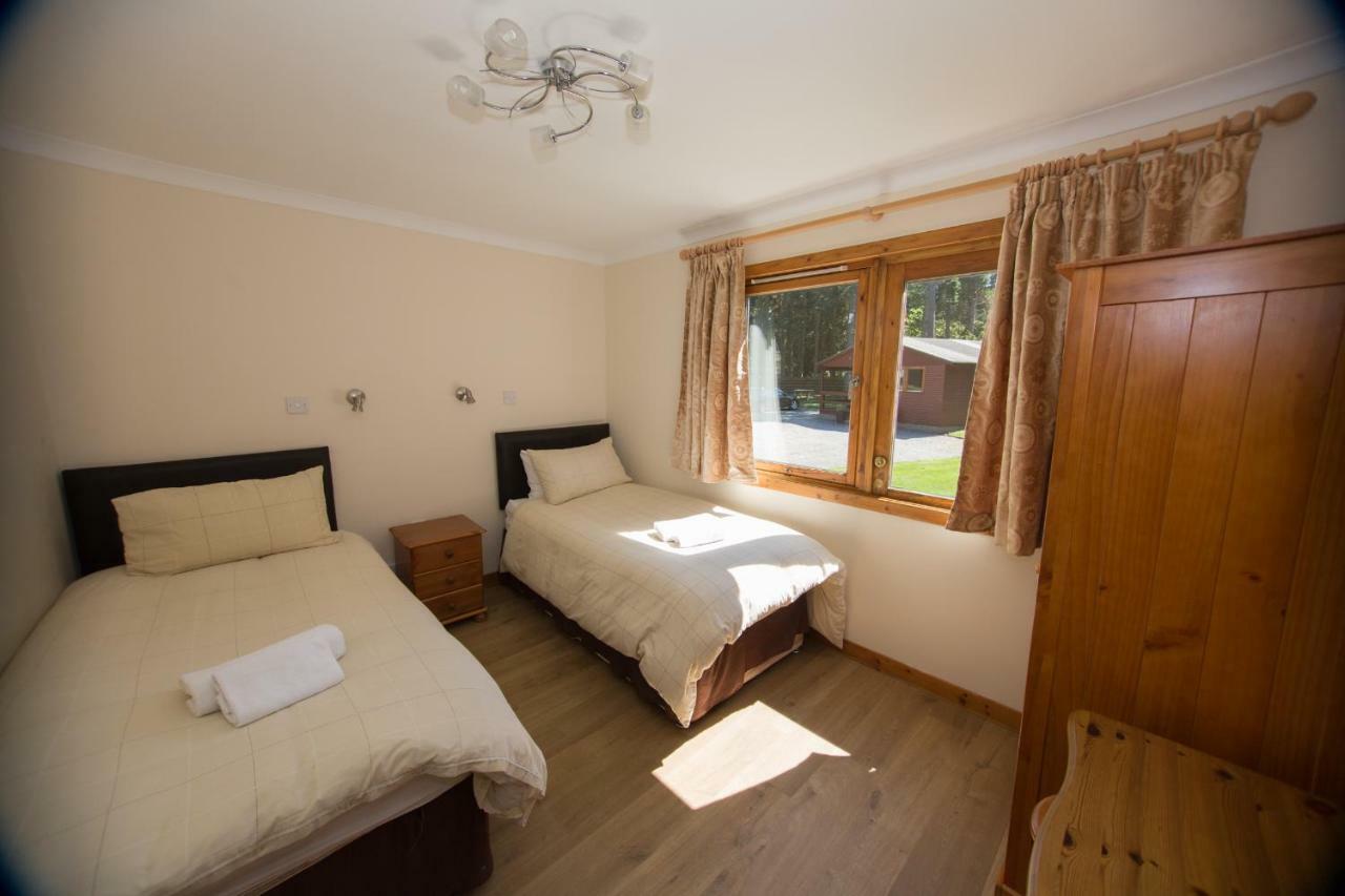 Invercauld Lodges Ballater Esterno foto