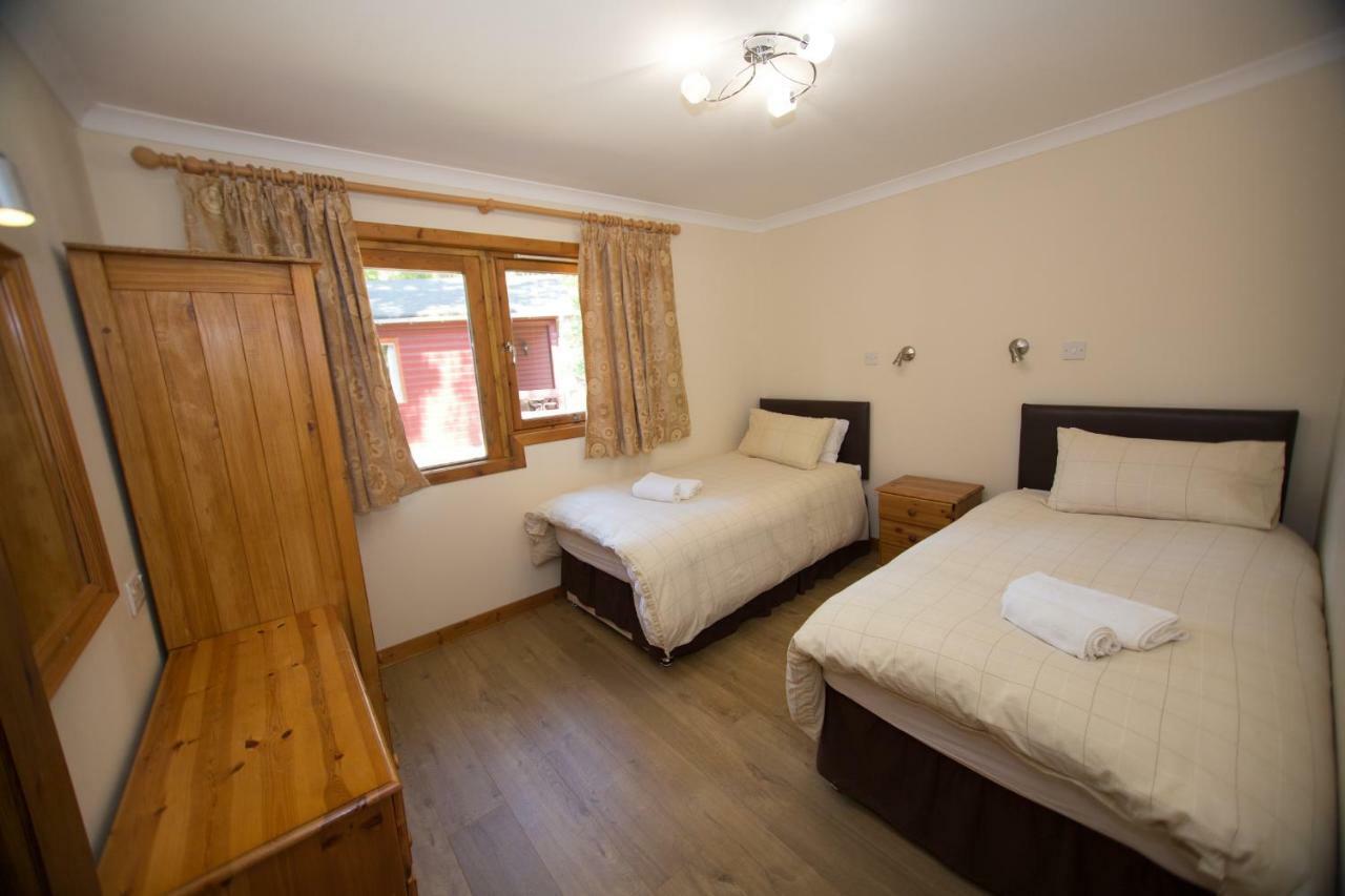 Invercauld Lodges Ballater Esterno foto