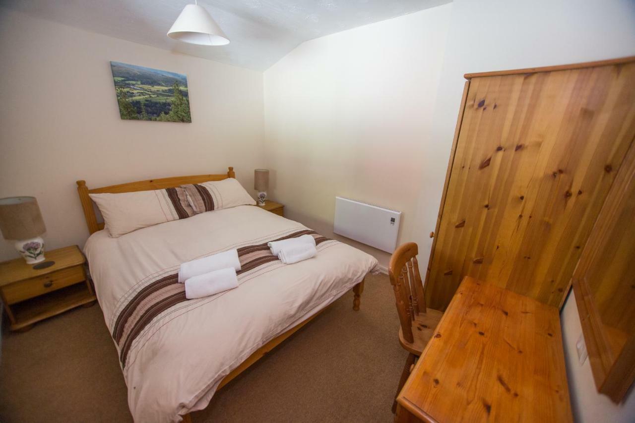 Invercauld Lodges Ballater Esterno foto