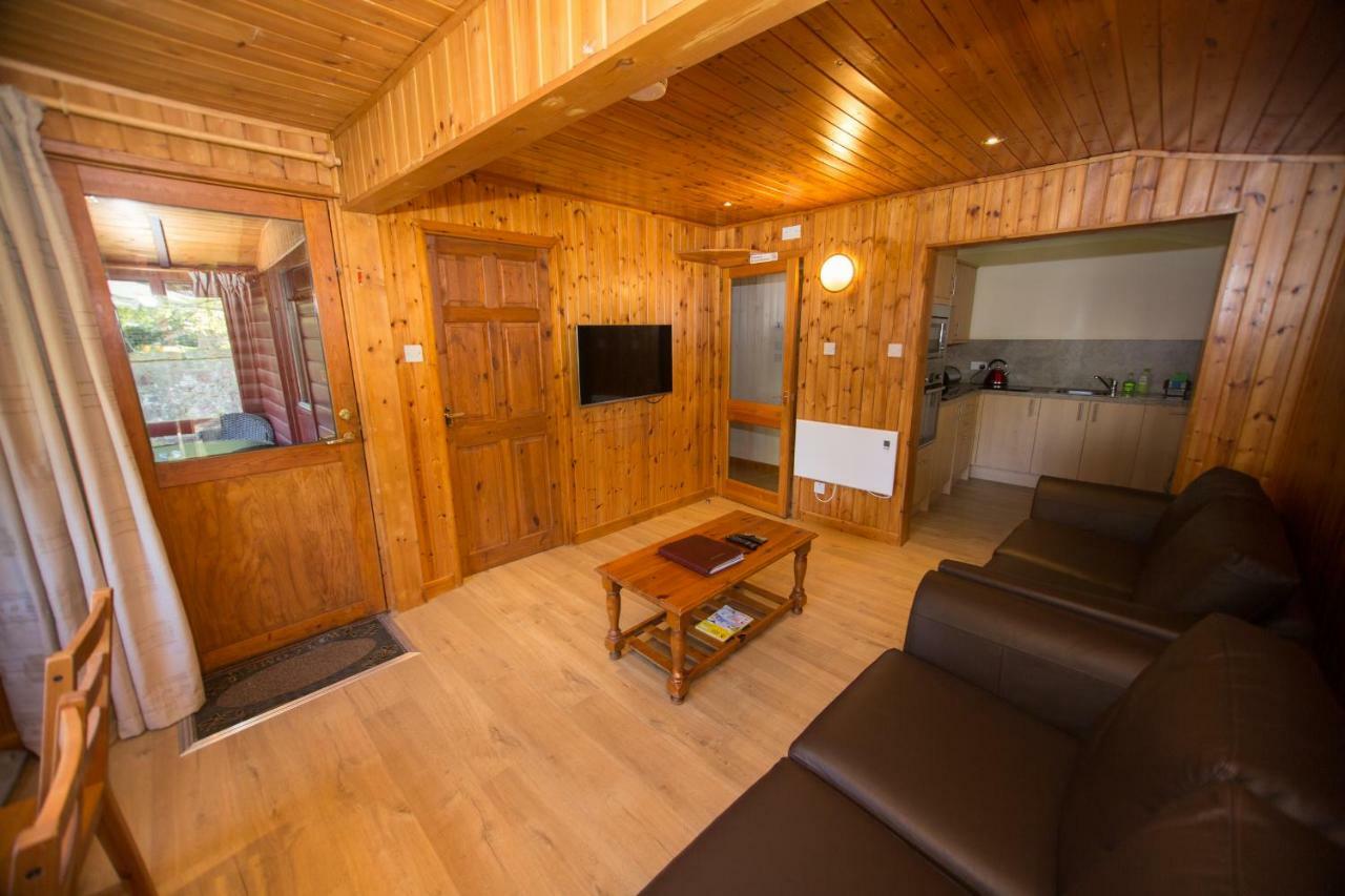 Invercauld Lodges Ballater Esterno foto